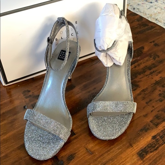 ✨NWT✨ Silver Dazzle Strap Heel - Picture 3 of 7